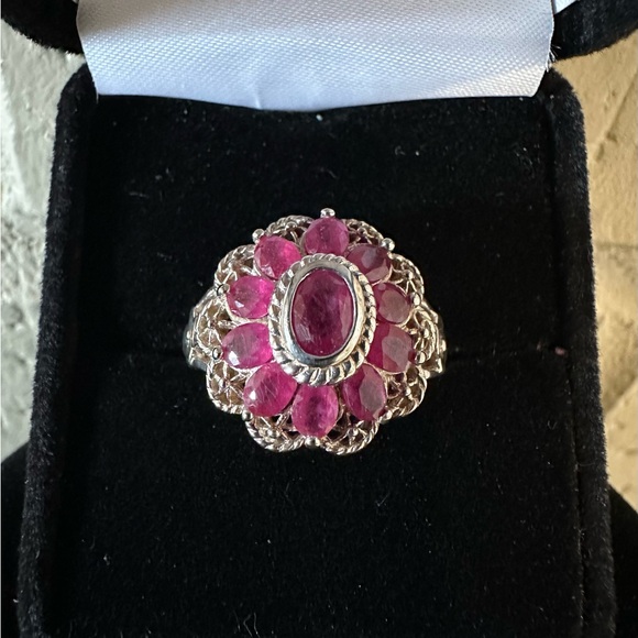 Filigree Scalloped Edge Ruby Ring in Sterling Silver. Size 7.75 - Picture 4 of 10